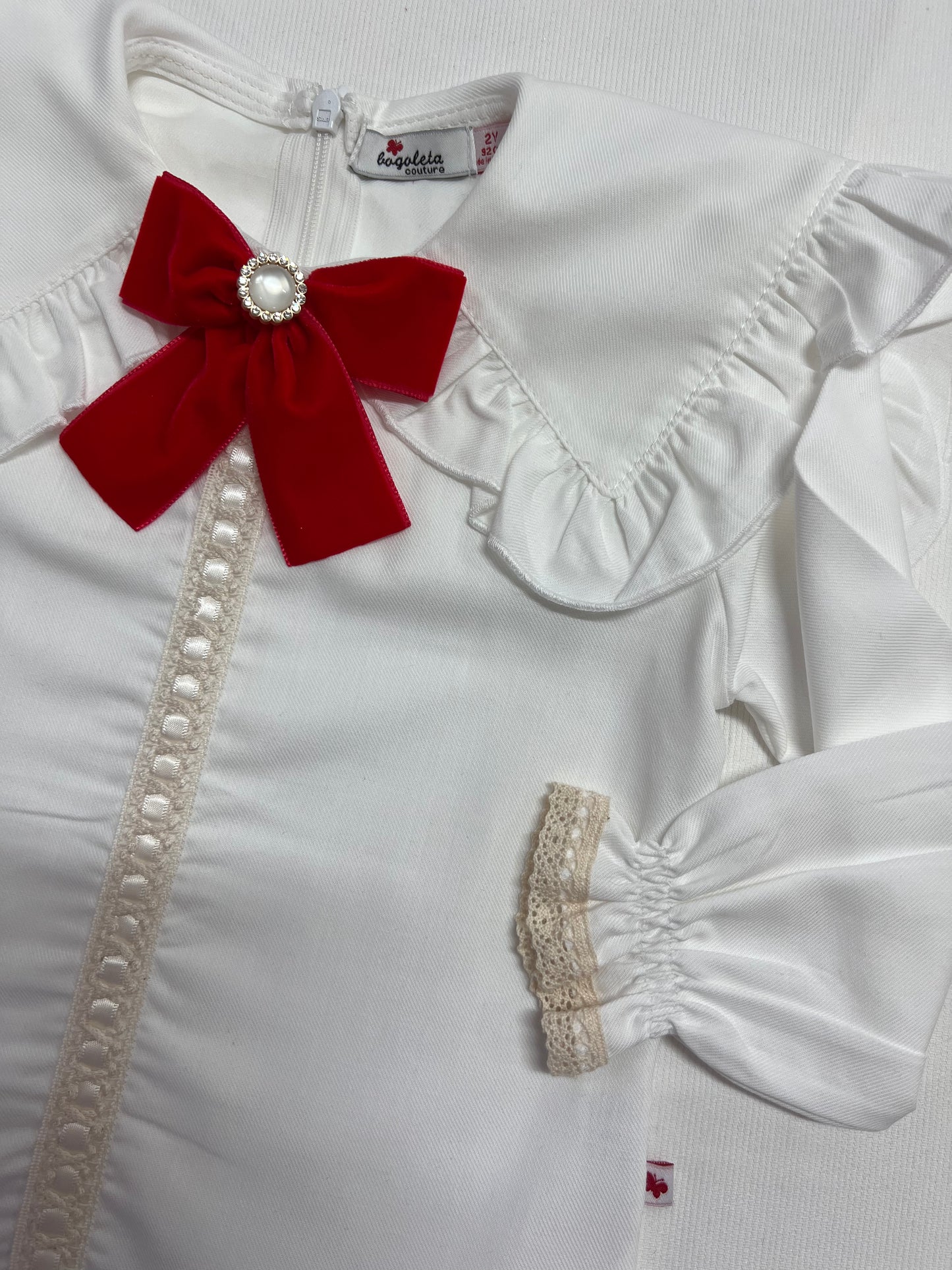 Ties to apply to sailor shirts
