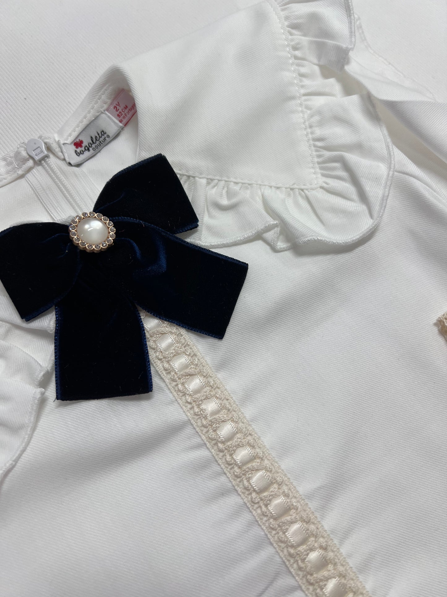 Ties to apply to sailor shirts